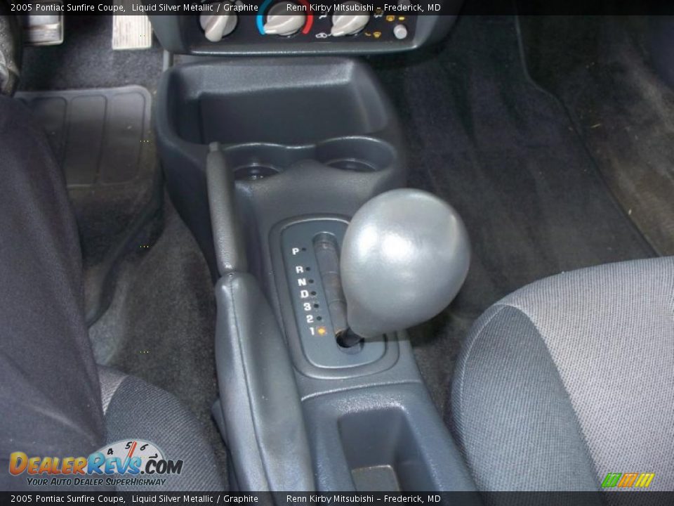 2005 Pontiac Sunfire Coupe Liquid Silver Metallic / Graphite Photo #12