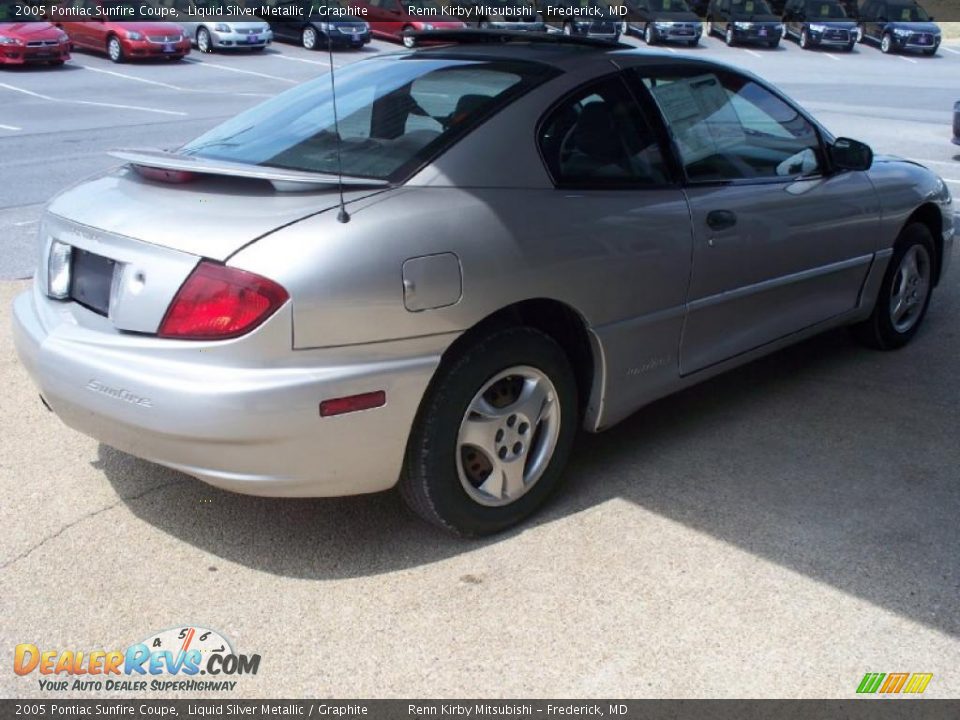 2005 Pontiac Sunfire Coupe Liquid Silver Metallic / Graphite Photo #16