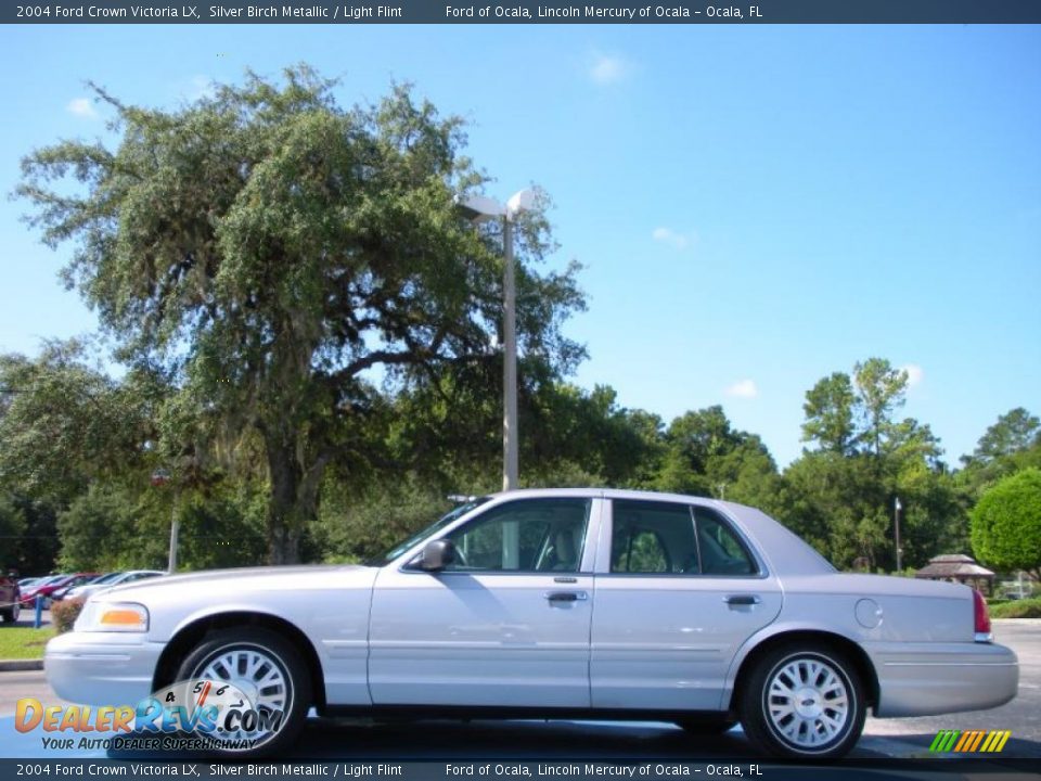 2004 Ford Crown Victoria LX Silver Birch Metallic / Light Flint Photo #2