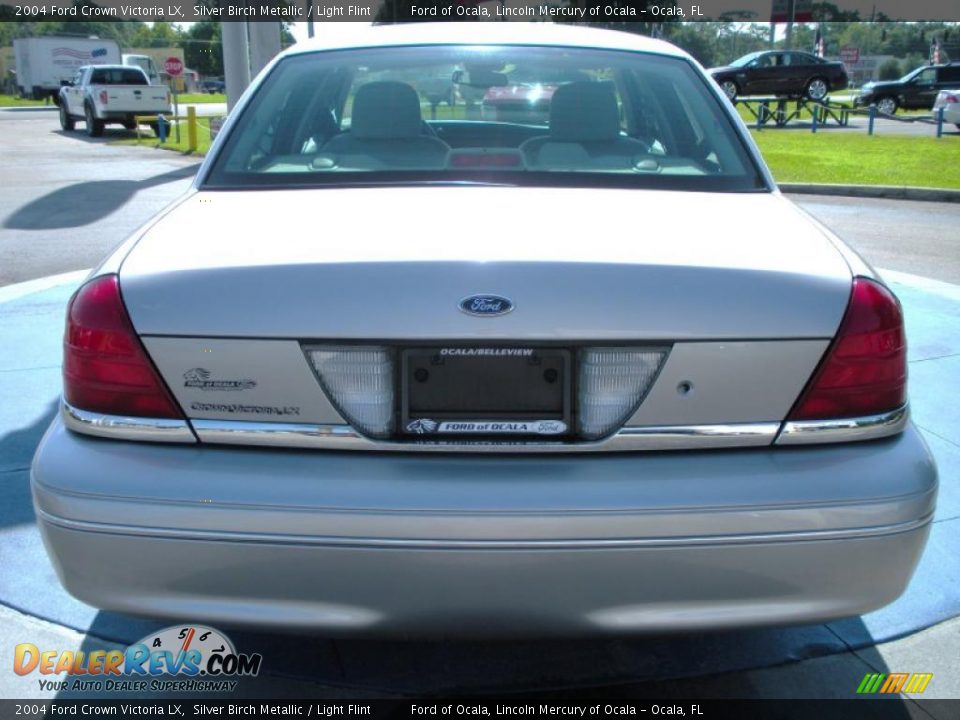 2004 Ford Crown Victoria LX Silver Birch Metallic / Light Flint Photo #4