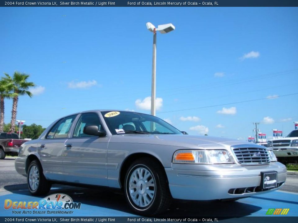2004 Ford Crown Victoria LX Silver Birch Metallic / Light Flint Photo #7