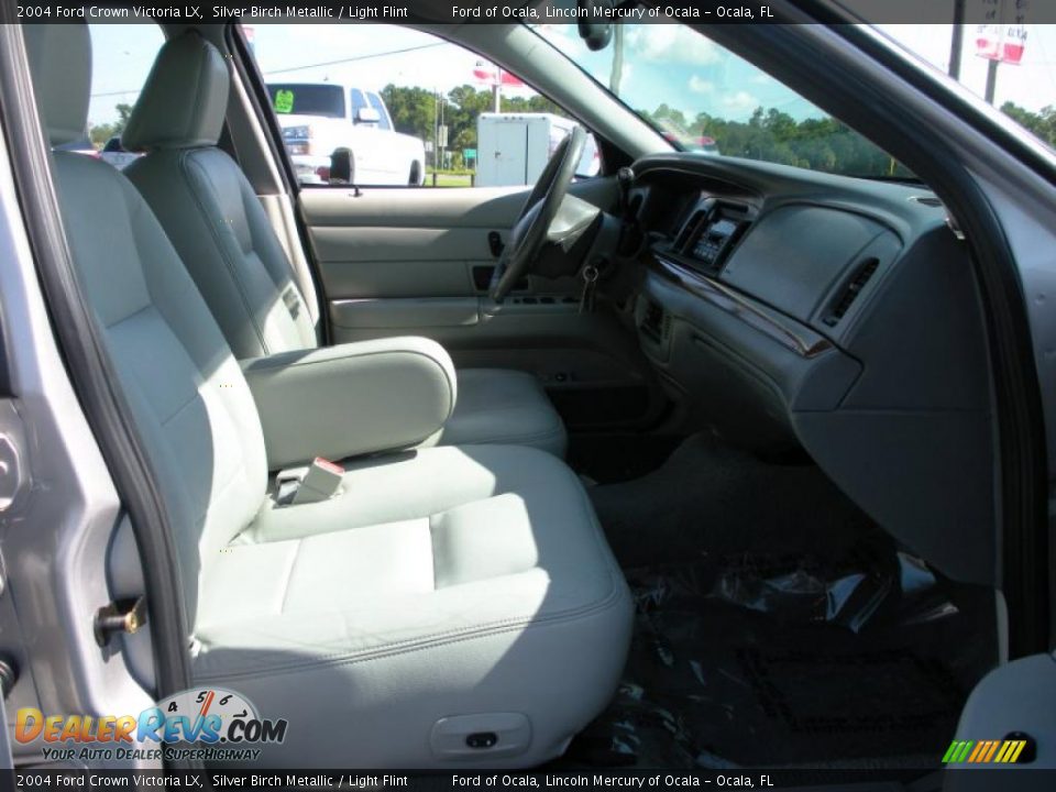 2004 Ford Crown Victoria LX Silver Birch Metallic / Light Flint Photo #15