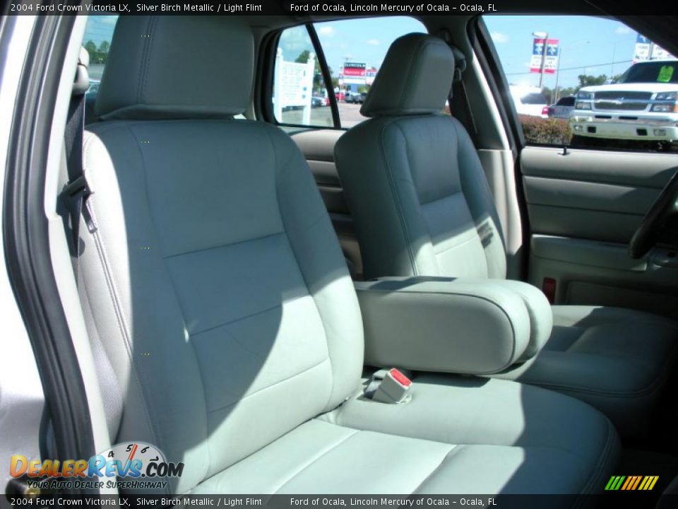 2004 Ford Crown Victoria LX Silver Birch Metallic / Light Flint Photo #16