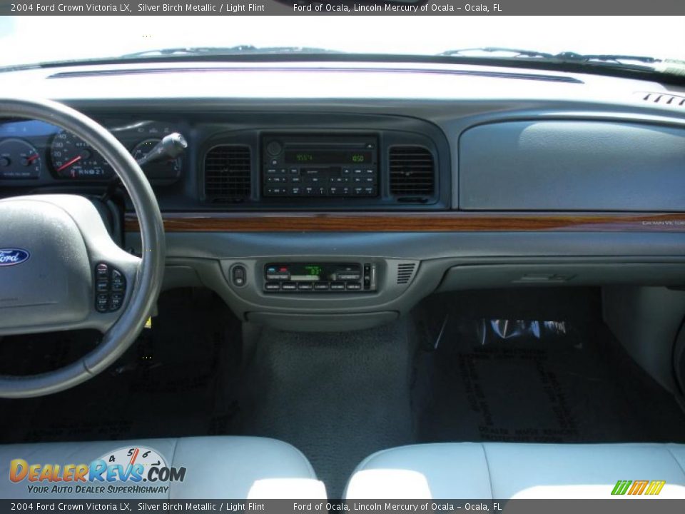 2004 Ford Crown Victoria LX Silver Birch Metallic / Light Flint Photo #17
