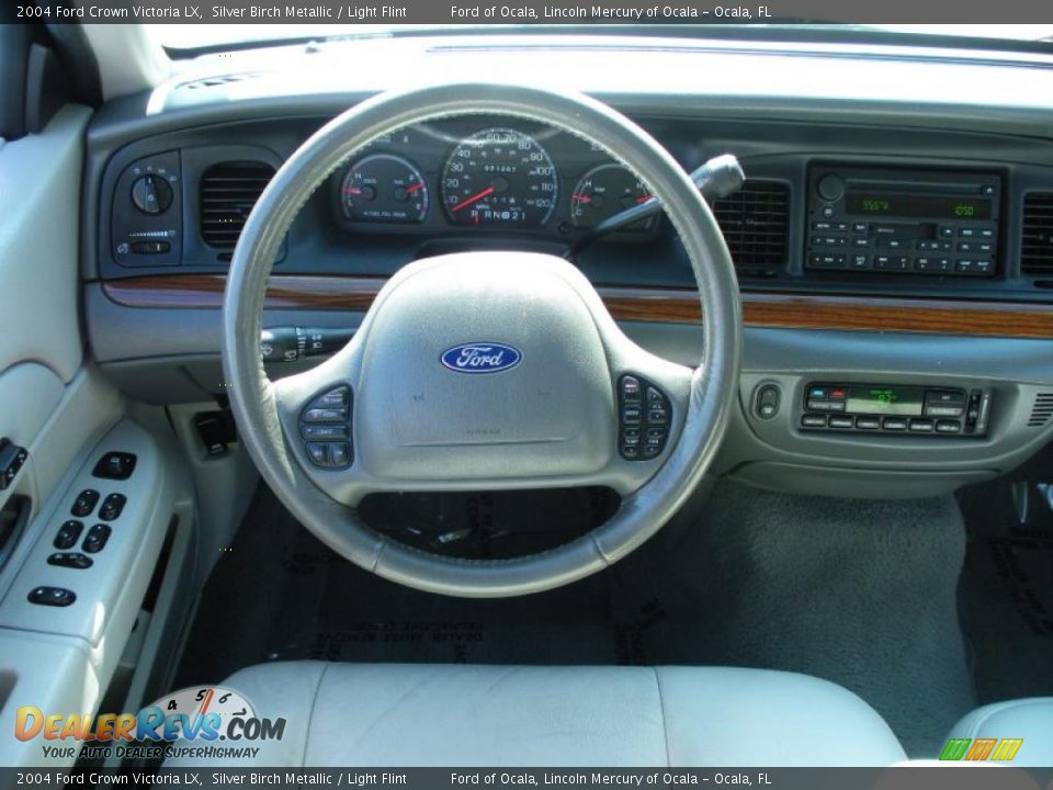 2004 Ford Crown Victoria LX Silver Birch Metallic / Light Flint Photo #18