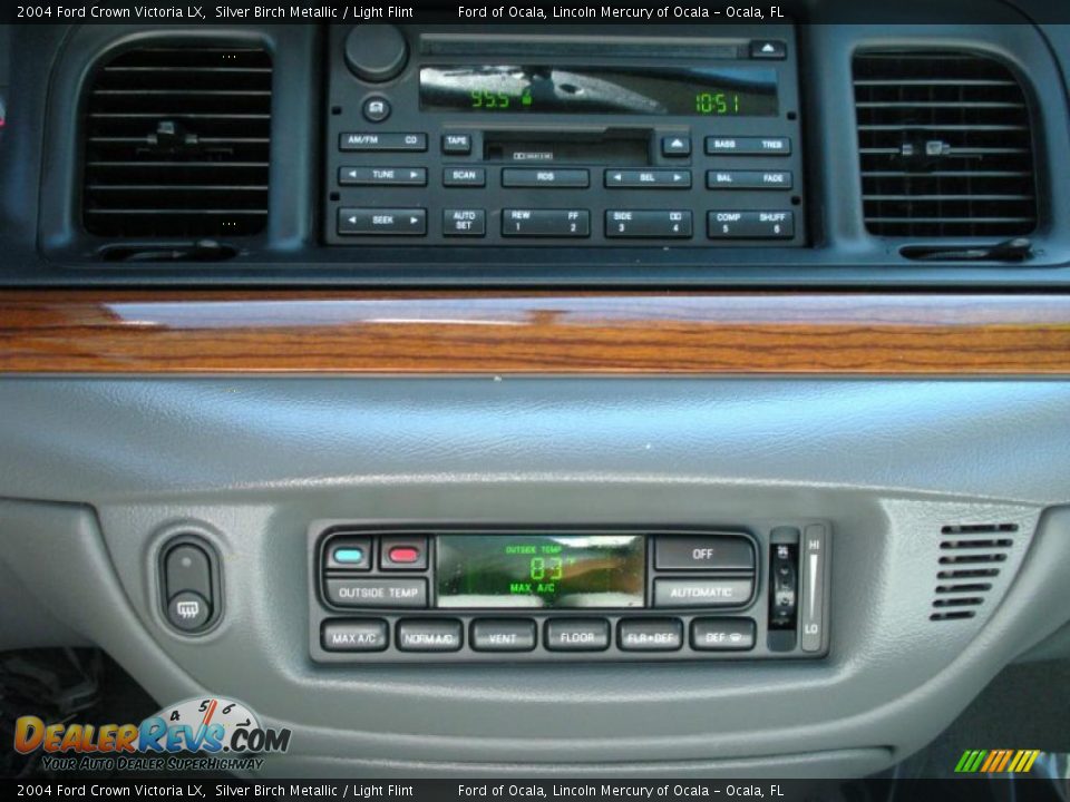 2004 Ford Crown Victoria LX Silver Birch Metallic / Light Flint Photo #21