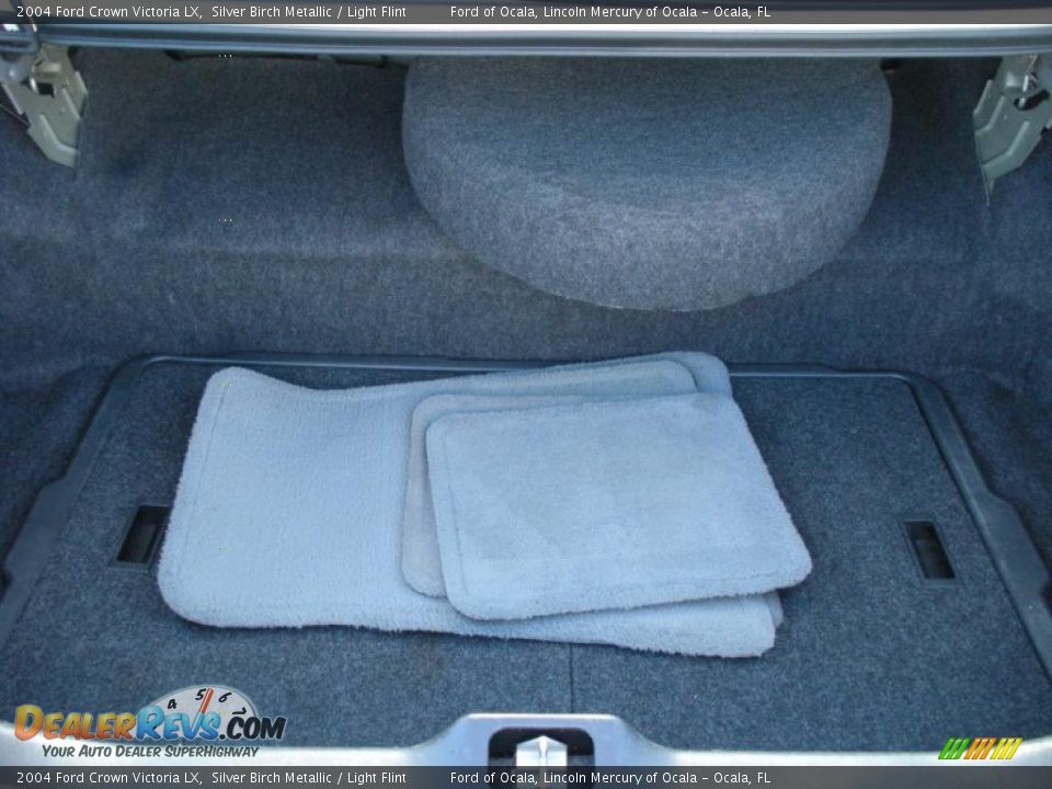 2004 Ford Crown Victoria LX Silver Birch Metallic / Light Flint Photo #22