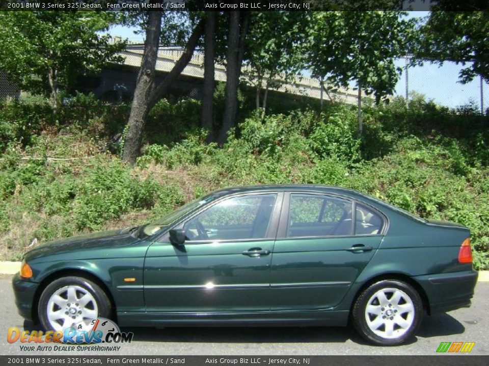 2001 BMW 3 Series 325i Sedan Fern Green Metallic / Sand Photo #3