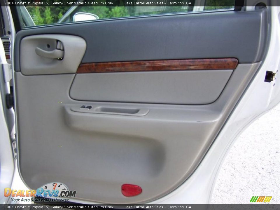 2004 Chevrolet Impala LS Galaxy Silver Metallic / Medium Gray Photo #26