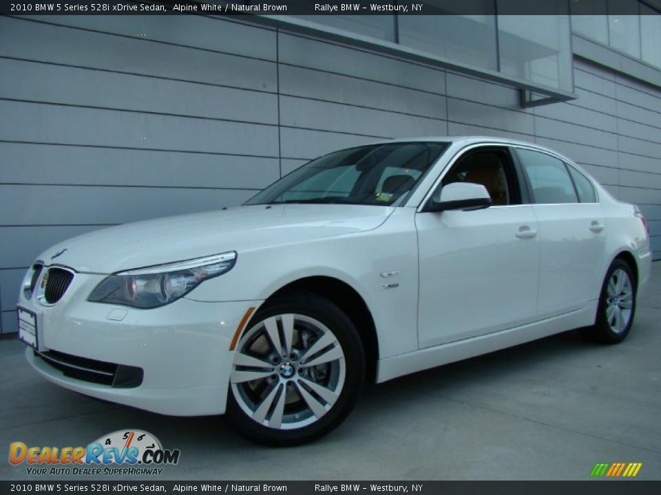 2010 BMW 5 Series 528i xDrive Sedan Alpine White / Natural Brown Photo #1