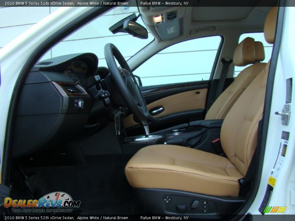 2010 BMW 5 Series 528i xDrive Sedan Alpine White / Natural Brown Photo #9