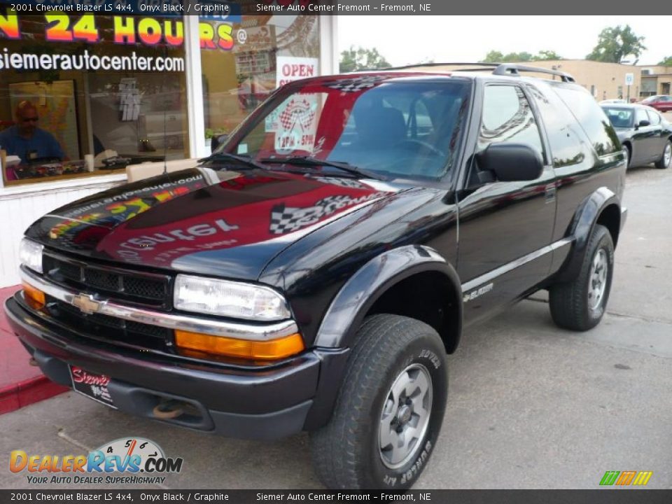 2001 Chevrolet Blazer LS 4x4 Onyx Black / Graphite Photo #3