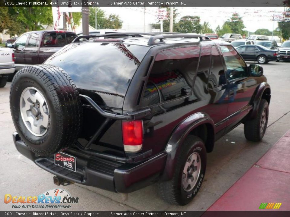 2001 Chevrolet Blazer LS 4x4 Onyx Black / Graphite Photo #6