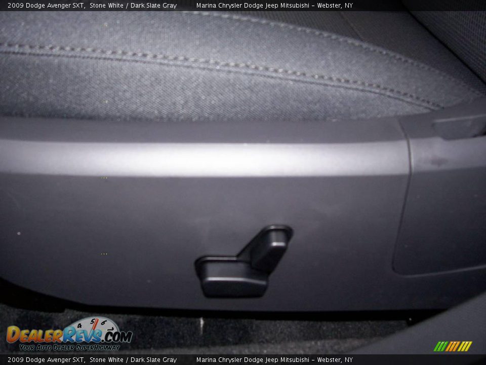 2009 Dodge Avenger SXT Stone White / Dark Slate Gray Photo #13