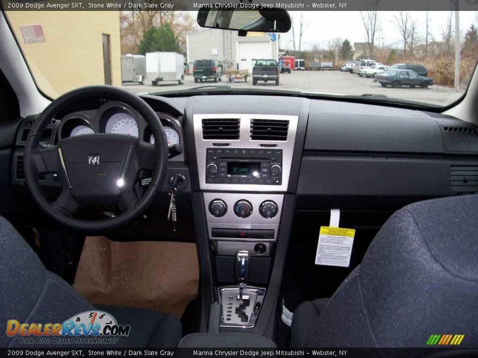 2009 Dodge Avenger SXT Stone White / Dark Slate Gray Photo #21