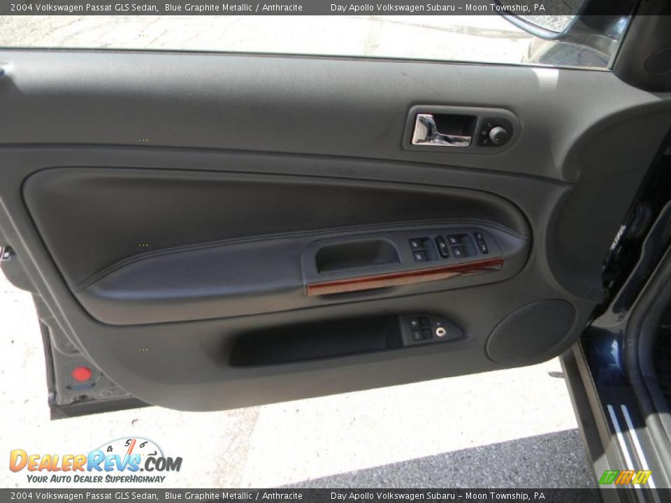 2004 Volkswagen Passat GLS Sedan Blue Graphite Metallic / Anthracite Photo #16