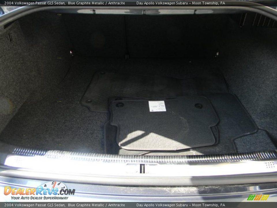 2004 Volkswagen Passat GLS Sedan Blue Graphite Metallic / Anthracite Photo #18