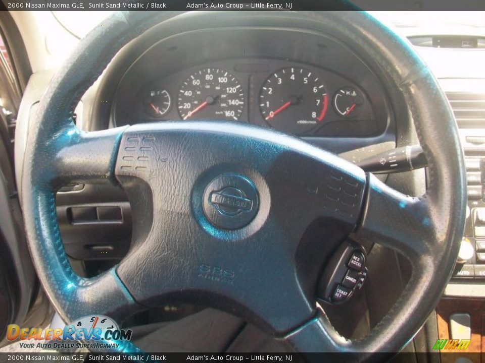 2000 Nissan Maxima GLE Sunlit Sand Metallic / Black Photo #9
