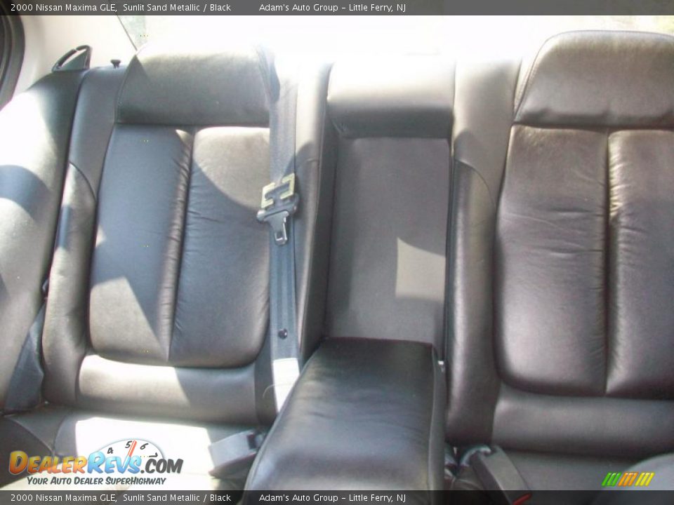 2000 Nissan Maxima GLE Sunlit Sand Metallic / Black Photo #17