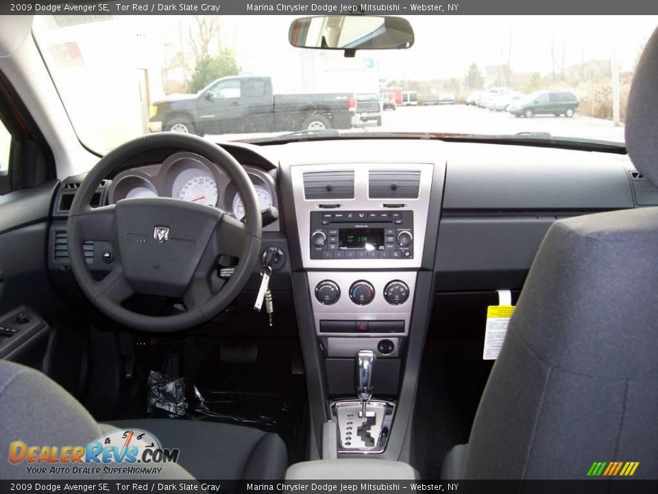 2009 Dodge Avenger SE Tor Red / Dark Slate Gray Photo #12