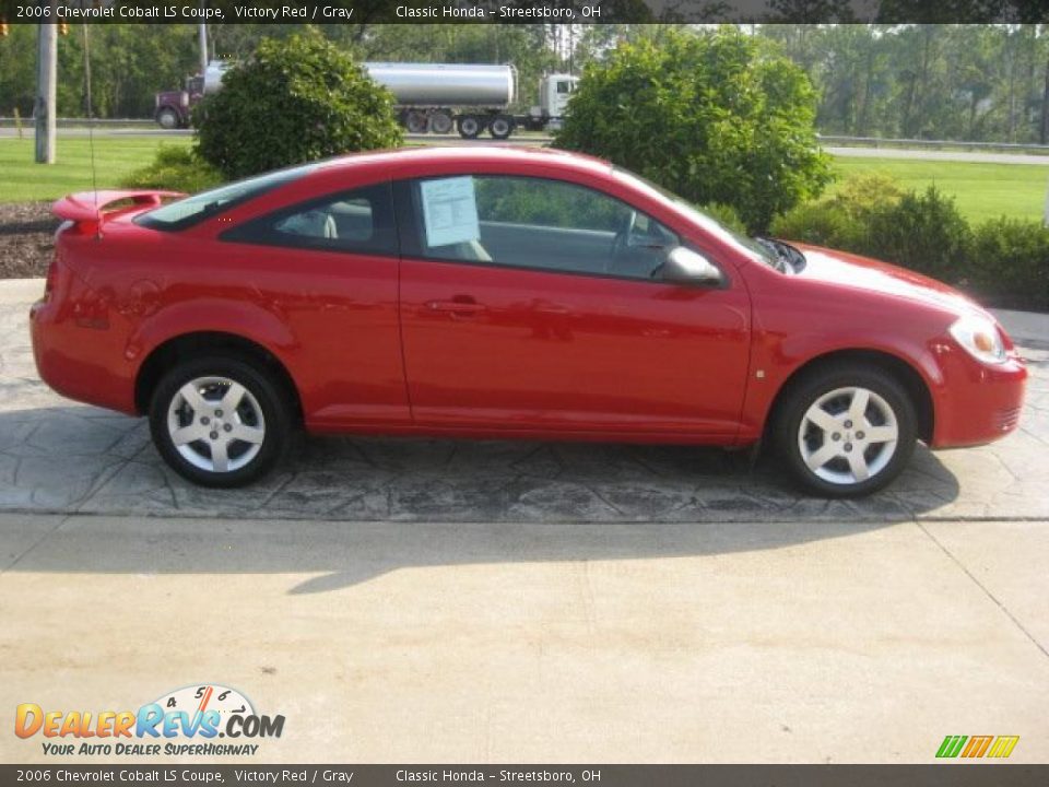 2006 Chevrolet Cobalt LS Coupe Victory Red / Gray Photo #6