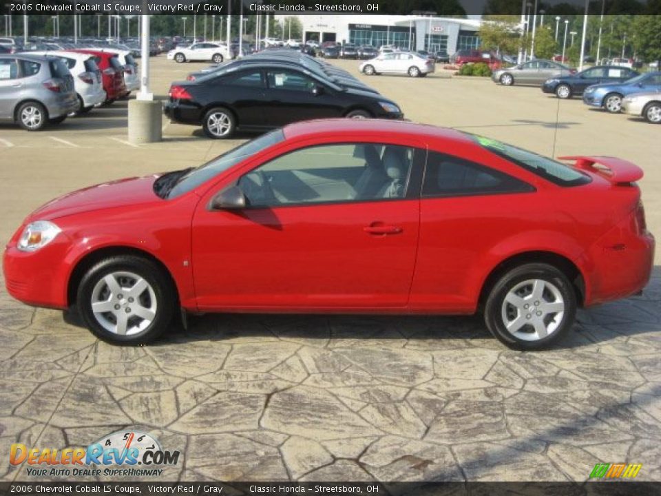 2006 Chevrolet Cobalt LS Coupe Victory Red / Gray Photo #7