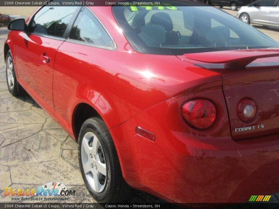 2006 Chevrolet Cobalt LS Coupe Victory Red / Gray Photo #8