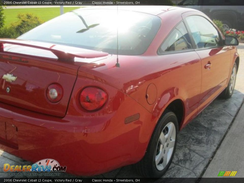 2006 Chevrolet Cobalt LS Coupe Victory Red / Gray Photo #9