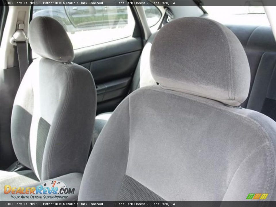 2003 Ford Taurus SE Patriot Blue Metallic / Dark Charcoal Photo #21