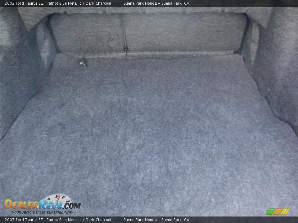 2003 Ford Taurus SE Patriot Blue Metallic / Dark Charcoal Photo #26