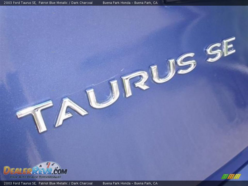 2003 Ford Taurus SE Patriot Blue Metallic / Dark Charcoal Photo #27