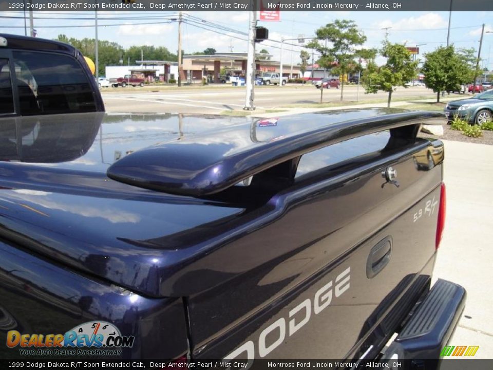 1999 Dodge Dakota R/T Sport Extended Cab Deep Amethyst Pearl / Mist Gray Photo #13