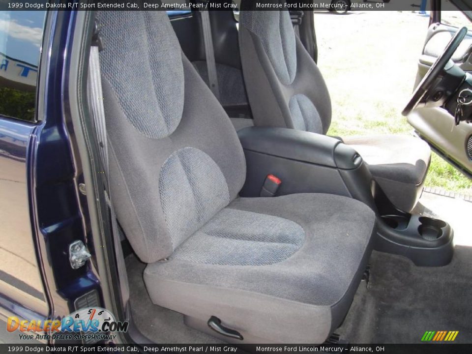 1999 Dodge Dakota R/T Sport Extended Cab Deep Amethyst Pearl / Mist Gray Photo #17