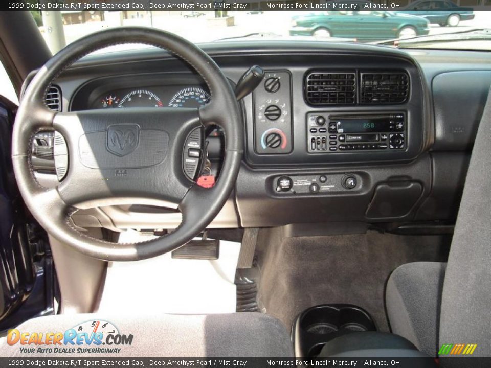 1999 Dodge Dakota R/T Sport Extended Cab Deep Amethyst Pearl / Mist Gray Photo #19