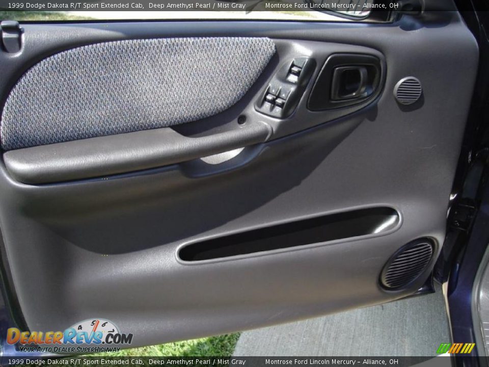 1999 Dodge Dakota R/T Sport Extended Cab Deep Amethyst Pearl / Mist Gray Photo #22