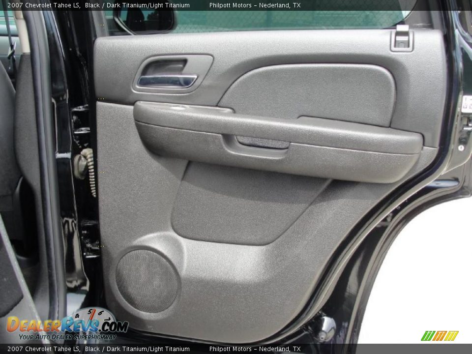 2007 Chevrolet Tahoe LS Black / Dark Titanium/Light Titanium Photo #31