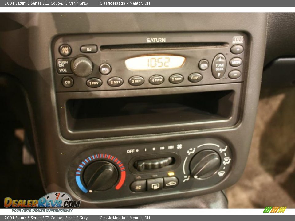 2001 Saturn S Series SC2 Coupe Silver / Gray Photo #13