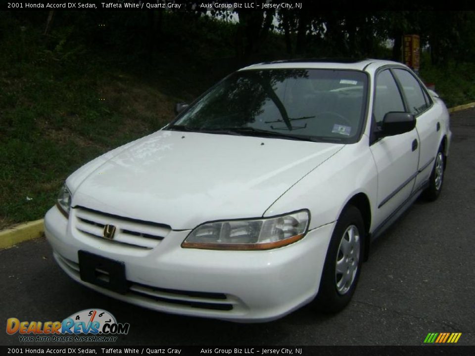 2001 Honda Accord DX Sedan Taffeta White / Quartz Gray Photo #2