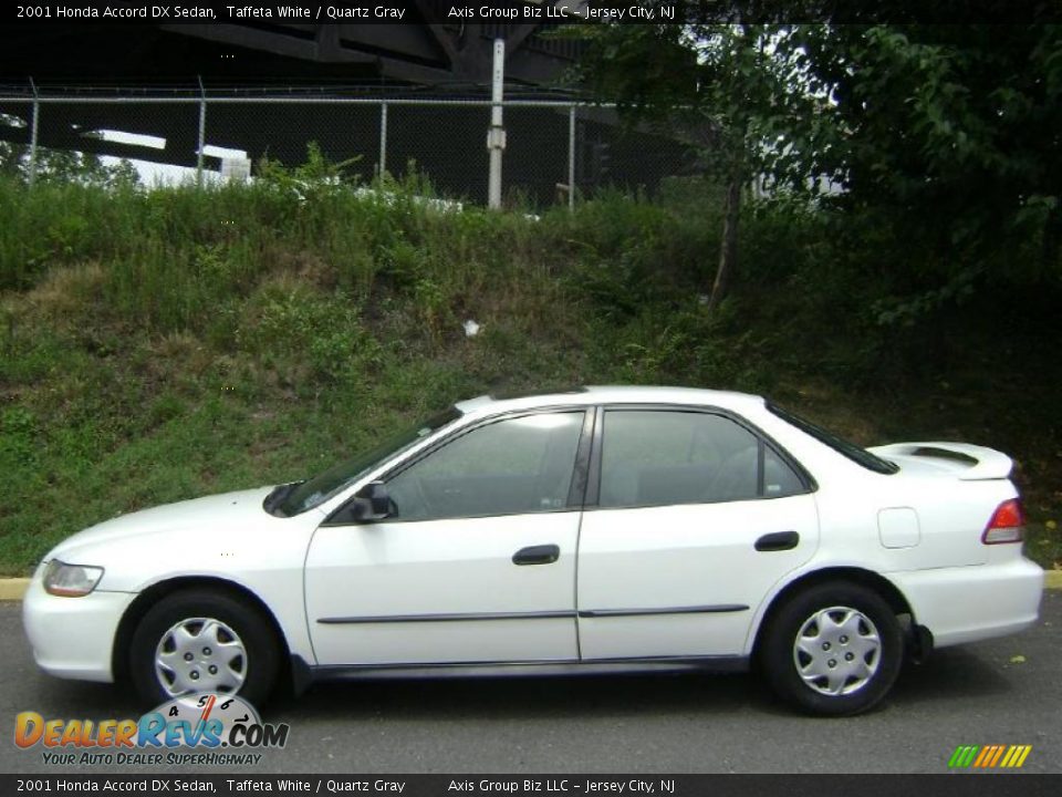 2001 Honda Accord DX Sedan Taffeta White / Quartz Gray Photo #3