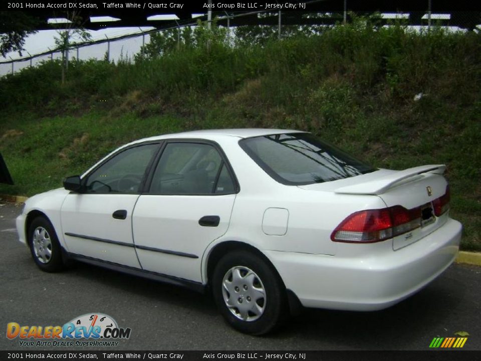 2001 Honda Accord DX Sedan Taffeta White / Quartz Gray Photo #4