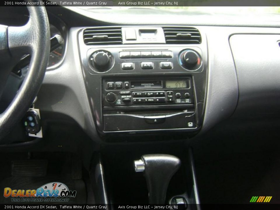 2001 Honda Accord DX Sedan Taffeta White / Quartz Gray Photo #7