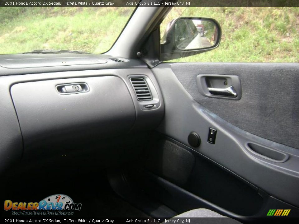 2001 Honda Accord DX Sedan Taffeta White / Quartz Gray Photo #8