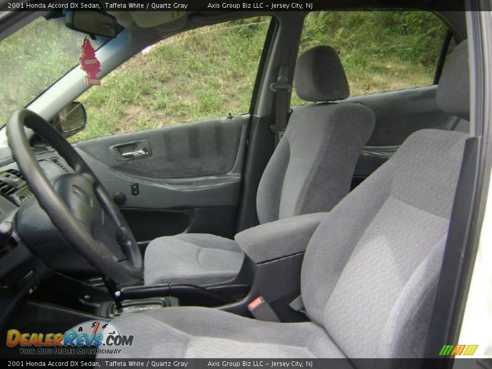 2001 Honda Accord DX Sedan Taffeta White / Quartz Gray Photo #11