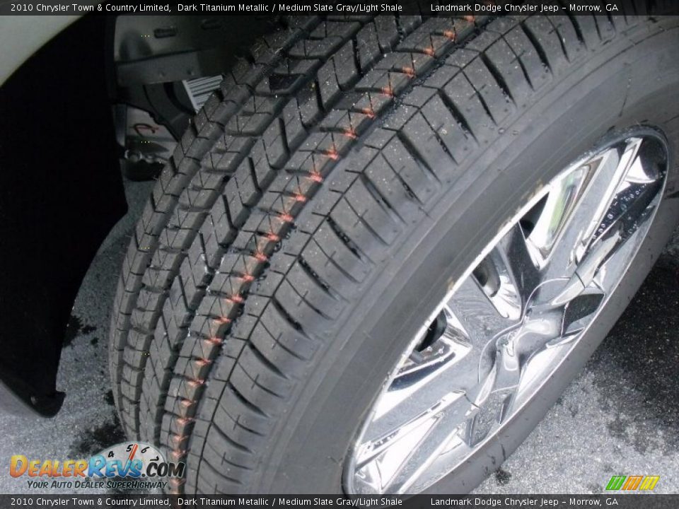 2010 Chrysler Town & Country Limited Dark Titanium Metallic / Medium Slate Gray/Light Shale Photo #14