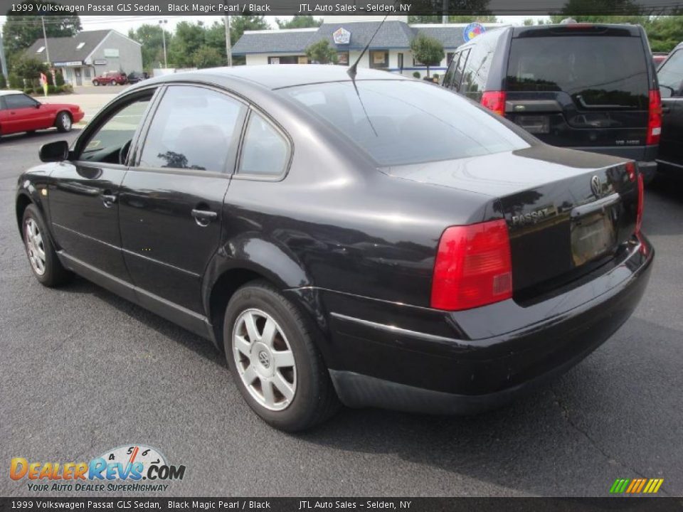 1999 Volkswagen Passat GLS Sedan Black Magic Pearl / Black Photo #4