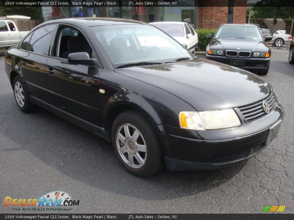 1999 Volkswagen Passat GLS Sedan Black Magic Pearl / Black Photo #7