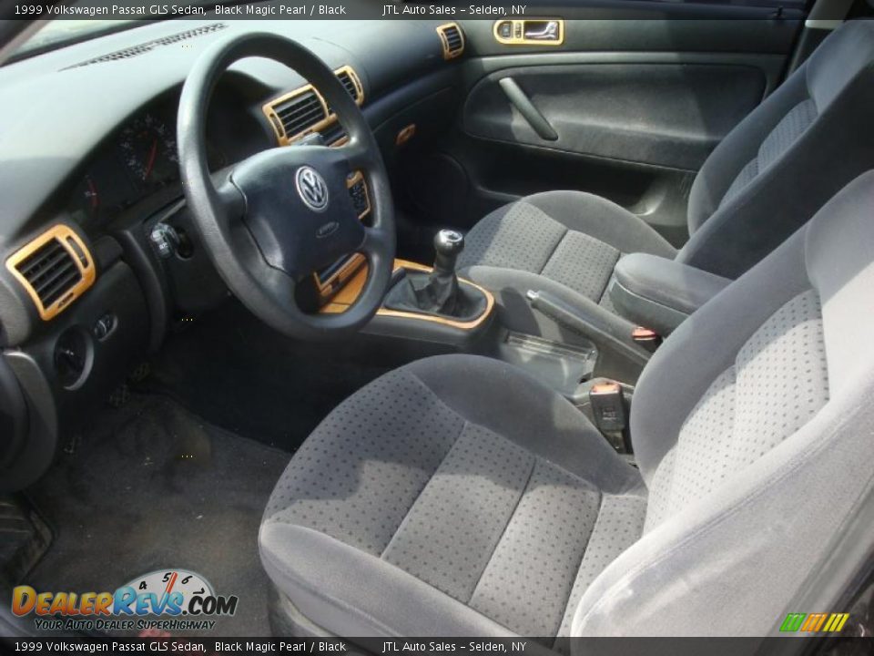 1999 Volkswagen Passat GLS Sedan Black Magic Pearl / Black Photo #10