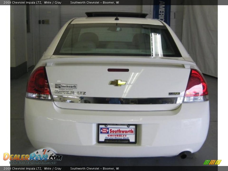 2009 Chevrolet Impala LTZ White / Gray Photo #3