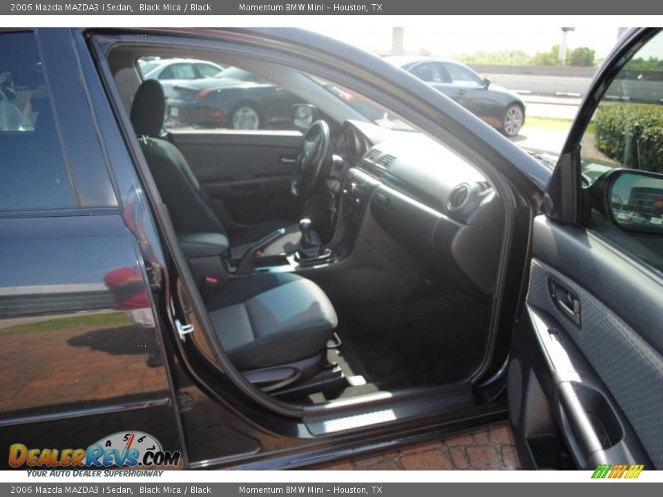2006 Mazda MAZDA3 i Sedan Black Mica / Black Photo #9