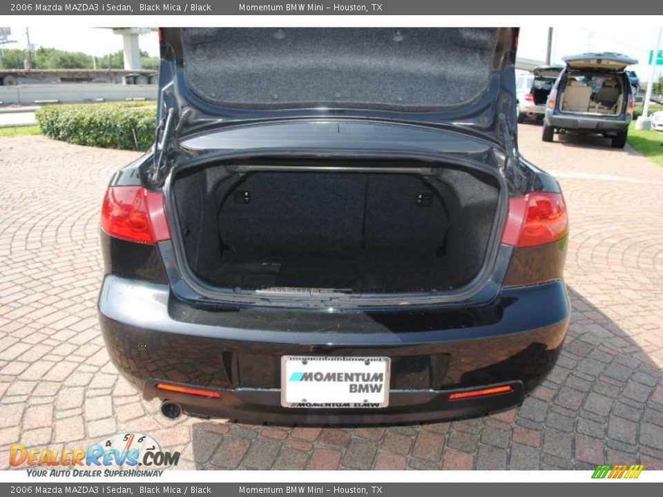 2006 Mazda MAZDA3 i Sedan Black Mica / Black Photo #11